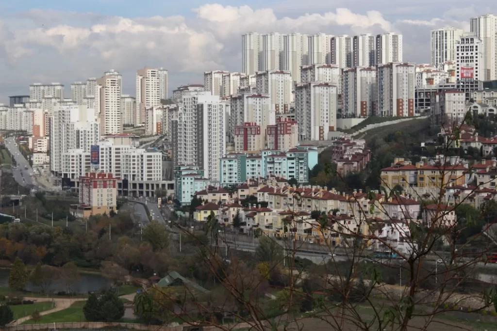 Avrupa Konutları site içi daire modern peyzaj alanı