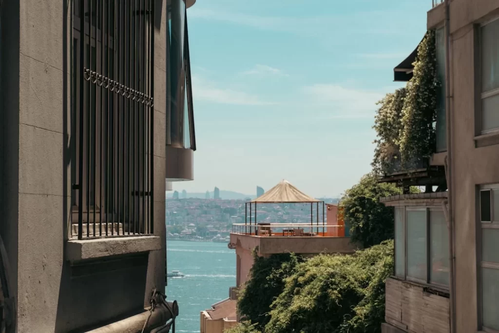 Bosphorus City modern mimari ve çevre düzenlemesi